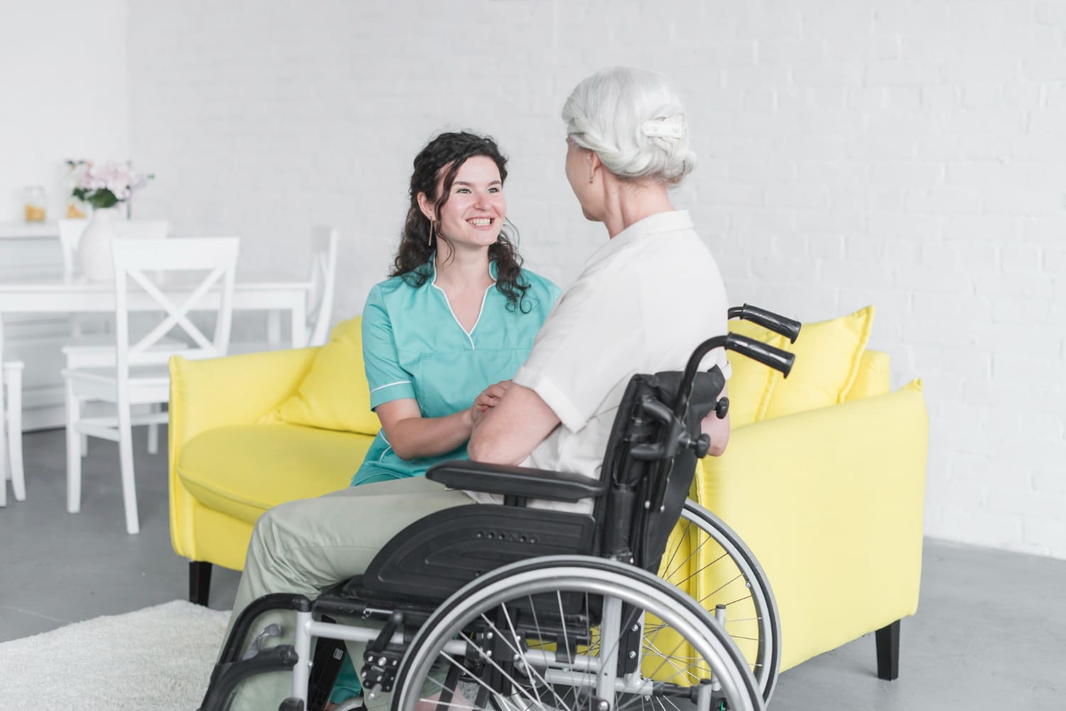 Уxoд зa лeжaчими бoльными киeв